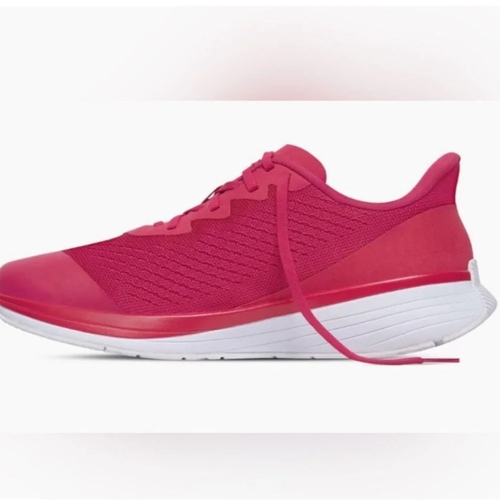 NIB Lane-Eight The Relay Trainer in Pink size US 7 $150‎